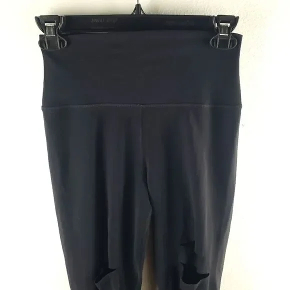 Women's ALO Black Preowned Cut Out Stretchy Yoga Pants Size XS - Picture 7 of 12